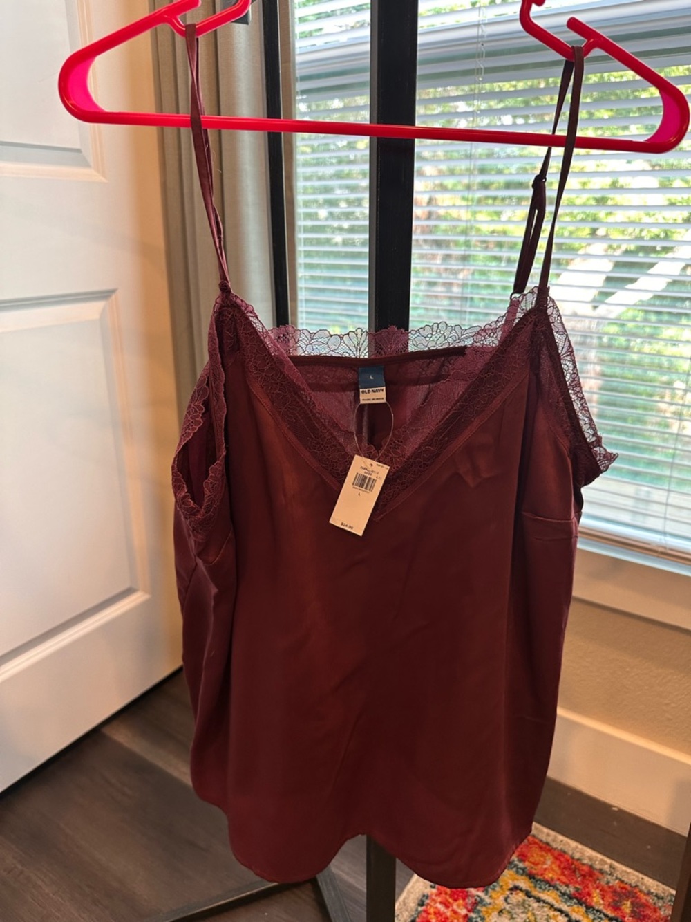 Old Navy Lace-Trim V-Neck Cami in Wine